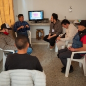 Durante la sesión de stop motion en el taller de audiovisuales del Programa Crea en el Hospital Santa Clara
