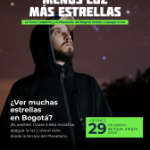 Hombre mirando al cielo