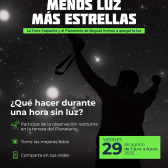 Hombre tomando fotos a las estrellas