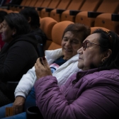 personas mayor en la cinemateca