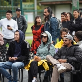 grupo de personas en evento cultural