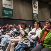 grupo de personas en evento cultural