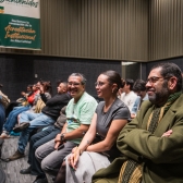 grupo de personas en evento cultural