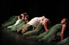 Hamlet Máquina del Crea RUU en V Festival Estudiantil de Teatro