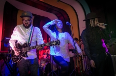 Lanzamiento DC en vivo