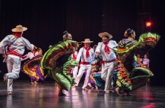 Noches de folclor colombiano en el Jorge Eliécer 