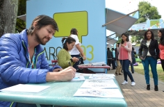 Ilustradores dibujando 