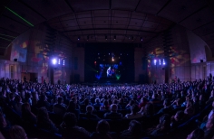 Teatro Jorge Eliécer Gaitán, escenario, silletería y público