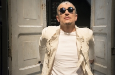 Fabio Rubiano interpretando el papel de psiquiatra