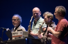 Velandia & flat Earth Society.