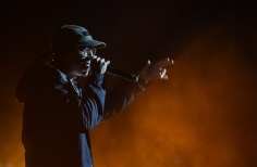 Alcolirykoz - En letras mayúsculas.