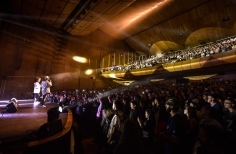 Alcolirykoz - En letras mayúsculas.