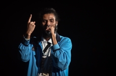 Alcolirykoz - En letras mayúsculas.