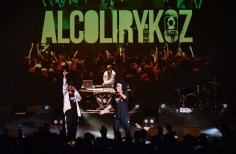 Alcolirykoz - En letras mayúsculas.