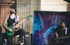 Metal Movil - Plaza - Parque De Lourdes