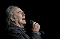 Serrat en Concierto
