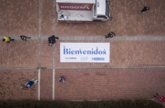 Asomate a la ventana