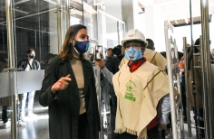 Alcaldesa Claudia López en la Galería Santa Fe