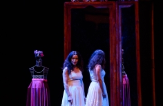 Frida Libre, Flora Martinez.