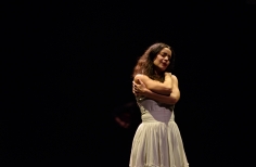 Frida Libre, Flora Martinez.