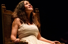 Frida Libre, Flora Martinez.