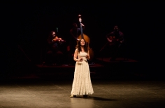 Frida Libre, Flora Martinez.