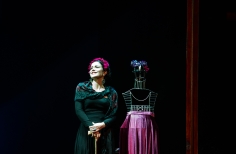 Frida Libre, Flora Martinez.
