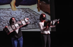 Becas de creación de bitácoras artísticas.