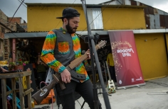 Gira En Casa de la Vecina, Aterciopelados. Pinares