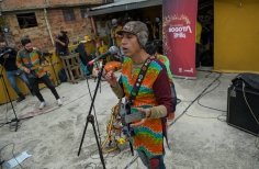 Gira En Casa de la Vecina, Aterciopelados. Pinares