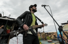 Gira En Casa de la Vecina, Aterciopelados.