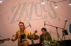 Zazous presenta 13 lunas en el estudio Gaitán.