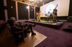 Zazous presenta 13 lunas en el estudio Gaitán.