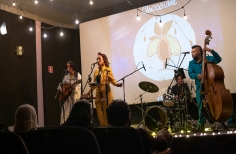 Zazous presenta 13 lunas en el estudio Gaitán.