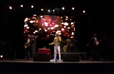 Lunada en La Media Torta con el show Yo no me llamo Freddie Mercury de Camilo Colmenares y la Misión Quynza del Planetario de Bogotá
