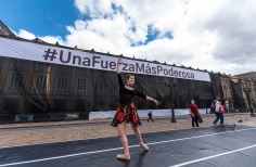Una fuerza más poderosa, Filarmónica de Bogota.