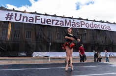 Una fuerza más poderosa, Filarmónica de Bogota.