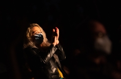 Así vivimos una noche de Cantaoras. Verbena y Picó