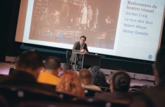 El teatro y el cierco se encuentran.