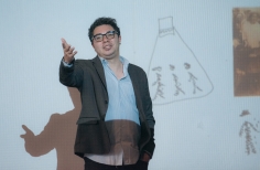 El teatro y el cierco se encuentran.