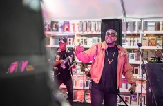 Pequeños Conciertos en Librerías.