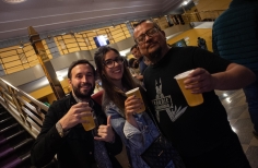 LOS TRES Y BERSUIT