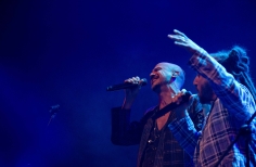 LOS TRES Y BERSUIT