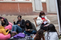 Libro al viento en el 9 de abril