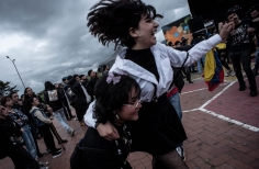 Distorsión, Escenarios en la cuadra