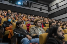 Público en la presentación de la película mudos testigos.