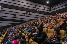 Público en el conversatorio de la película mudos testigos con parte del equipo.