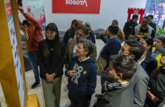 Alcaldesa junto a la secretaria de cultura, el director de Idartes y el gerente de artes audiovisuales en la visita al parque el Tunal, en la cinemateca el Tunal