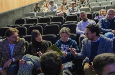 Alcaldesa junto a la secretaria de cultura, el director de Idartes y el gerente de artes audiovisuales en la visita al parque el Tunal, en la cinemateca el Tunal
