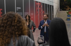 Mauricio Galeano y Liz Callejas en Palabras de inauguración de la exposición Laberinto.